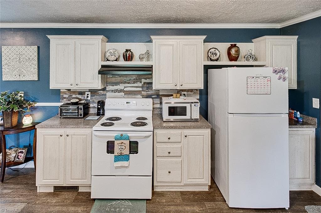 Manufactured Home at 2118 and 2146 Warren Drive, Staley NC 27355, photo 13 of 35
