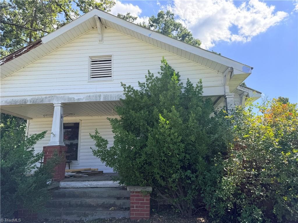 1534 Skeet Club Road, High Point NC 27265
