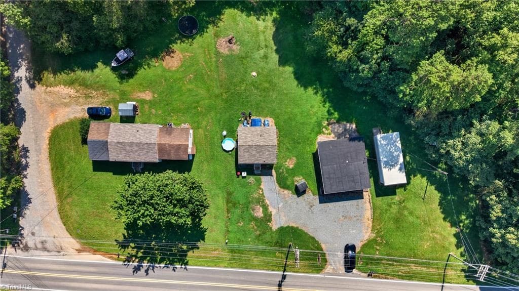 5889 NC Highway 66, King NC 27021