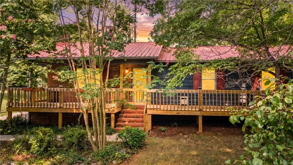 Stick/Site Built at 923 Aberdeen Road, High Point NC 27265, photo 2 of 38