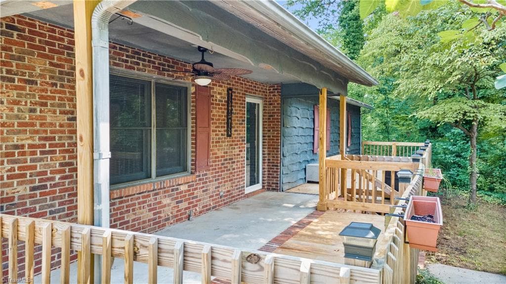 Stick/Site Built at 923 Aberdeen Road, High Point NC 27265, photo 7 of 38