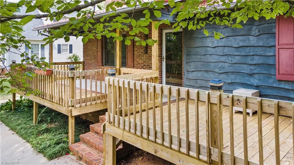 Stick/Site Built at 923 Aberdeen Road, High Point NC 27265, photo 3 of 38