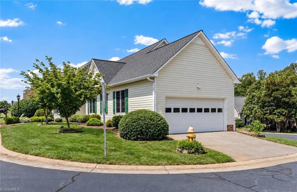 Stick/Site Built at 5201 Old Plantation Circle, Winston-Salem NC 27104, photo 3 of 30