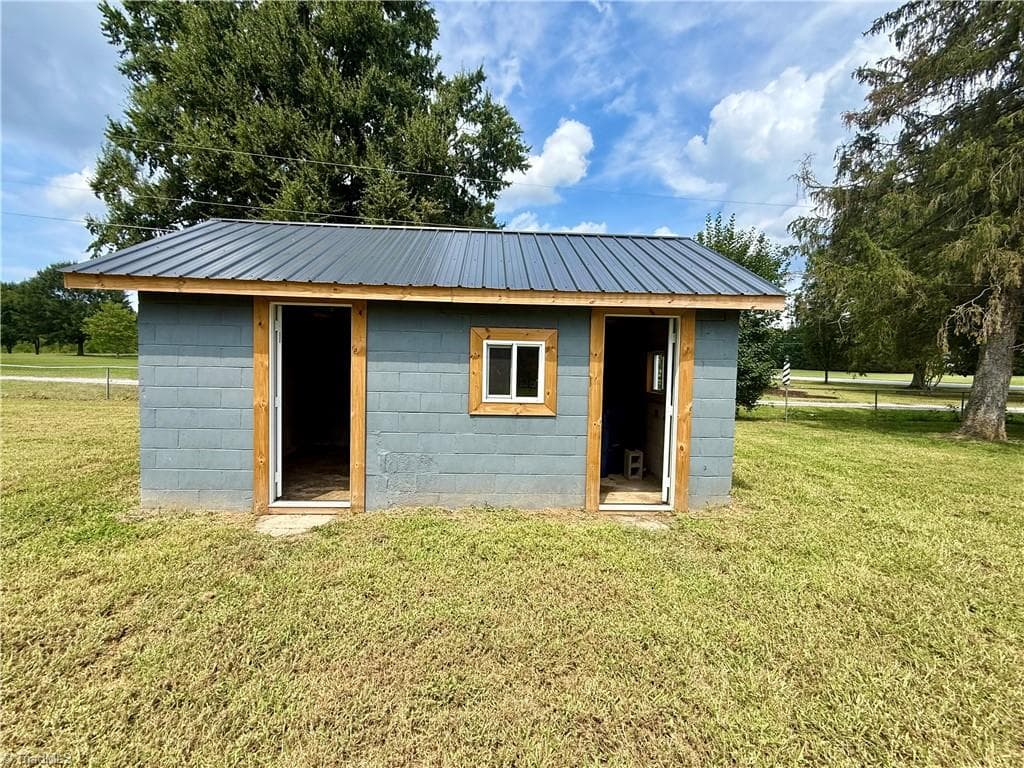 Stick/Site Built at 6129 Ridge Road, Lexington NC 27295, Lexington, photo 32 of 38