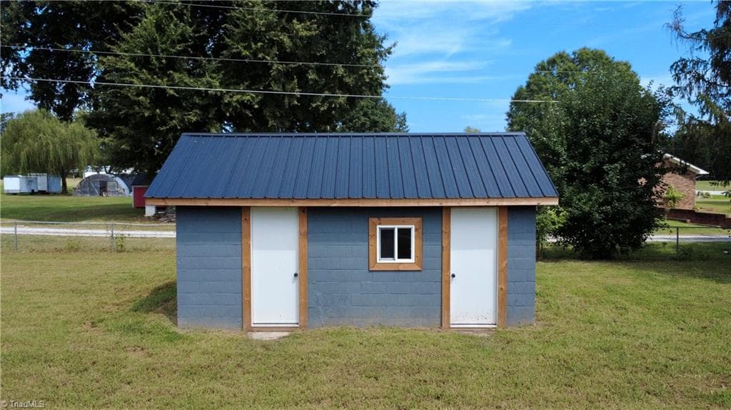 Stick/Site Built at 6129 Ridge Road, Lexington NC 27295, Lexington, photo 31 of 38