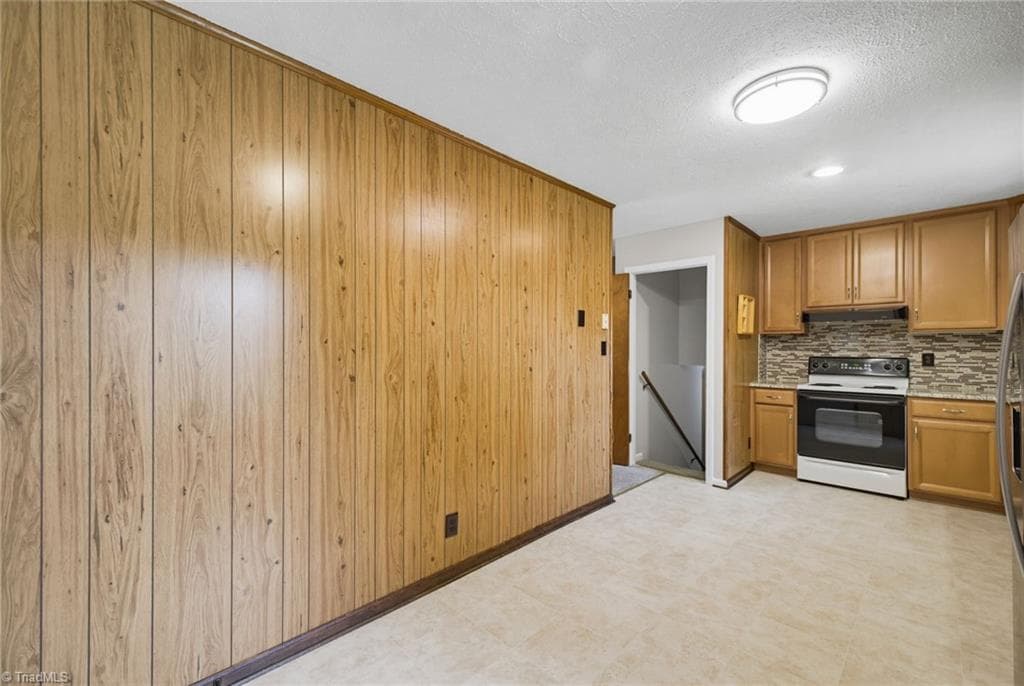 Stick/Site Built at 182 Regency Drive, Reidsville NC 27320, photo 12 of 32