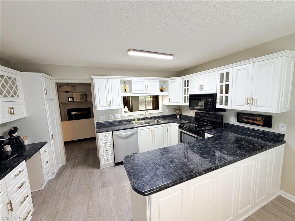 Stick/Site Built at 313 Quarterpath Lane, Jamestown NC 27282, Jamestown, photo 10 of 29