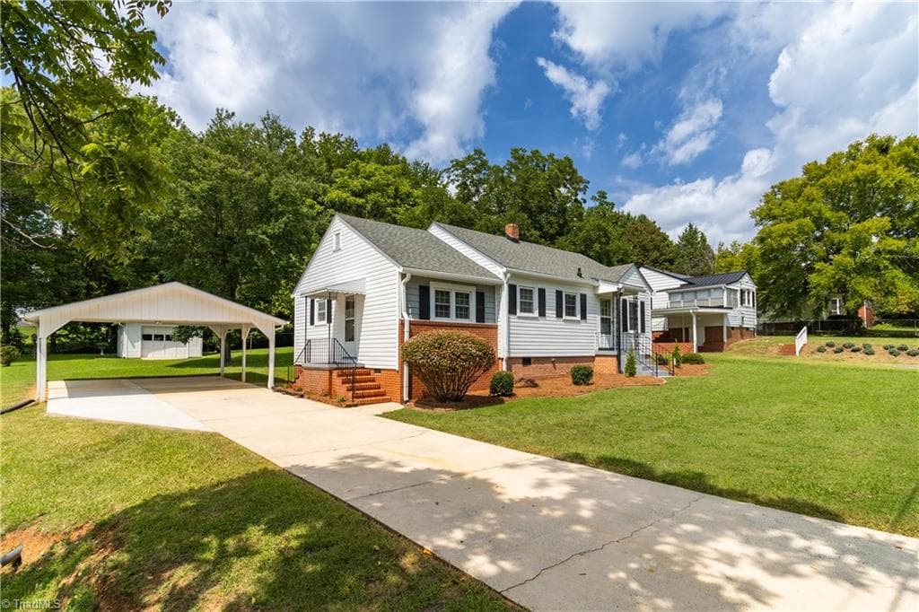 Stick/Site Built at 625 N Elm Street, Asheboro NC 27203, photo 2 of 39