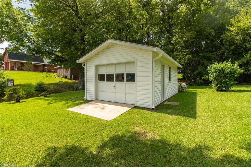 Stick/Site Built at 625 N Elm Street, Asheboro NC 27203, photo 22 of 39