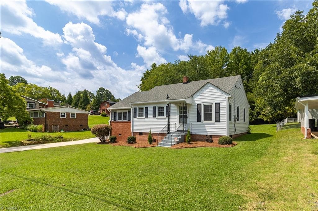 Stick/Site Built at 625 N Elm Street, Asheboro NC 27203, photo 3 of 39