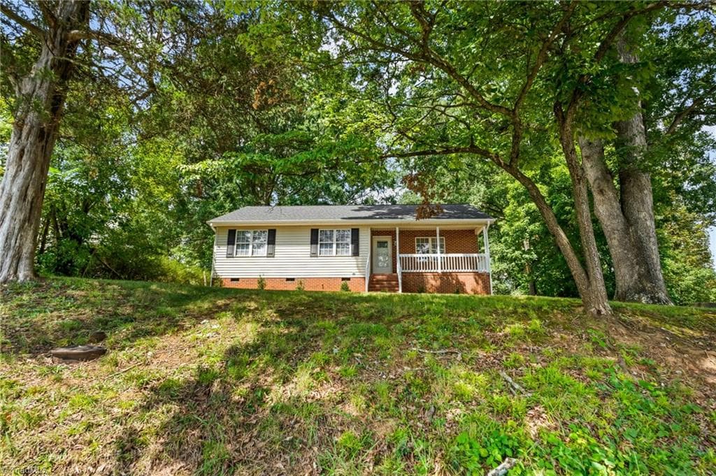 Stick/Site Built at 2497 E Sprague Street, Winston-Salem NC 27107, Winston-Salem, photo 2 of 34