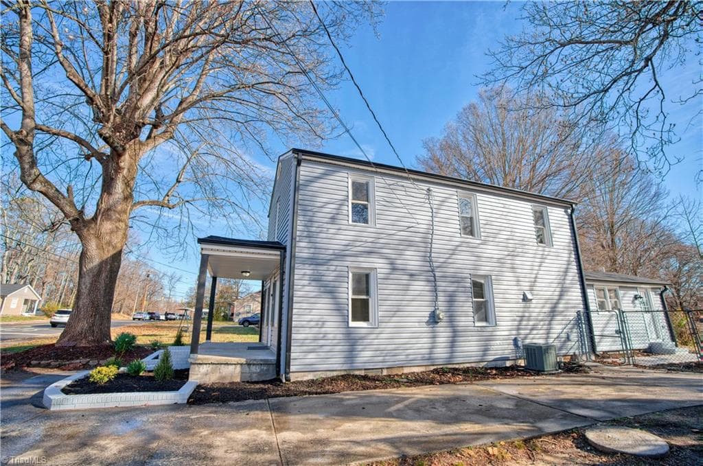 Stick/Site Built at 1013 Willow Road, Greensboro NC 27401, photo 22 of 24