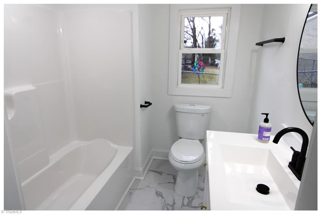 Stick/Site Built at 1013 Willow Road, Greensboro NC 27401, photo 14 of 24