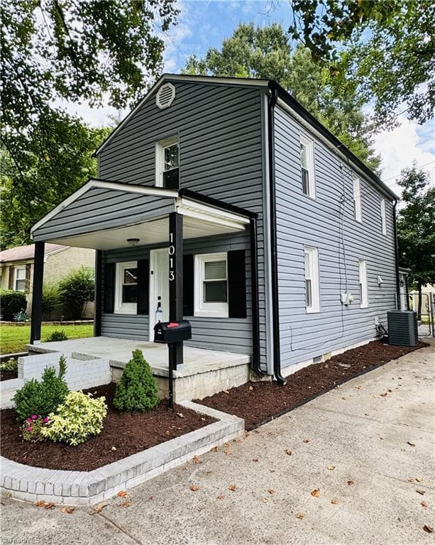 Stick/Site Built at 1013 Willow Road, Greensboro NC 27401, photo 4 of 24