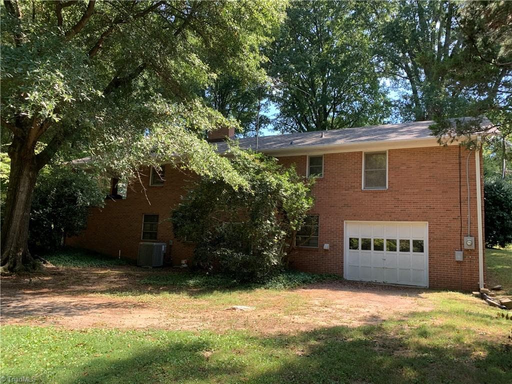 Stick/Site Built at 2315 Frederick Drive, Winston-Salem NC 27103, Winston-Salem, photo 2 of 12