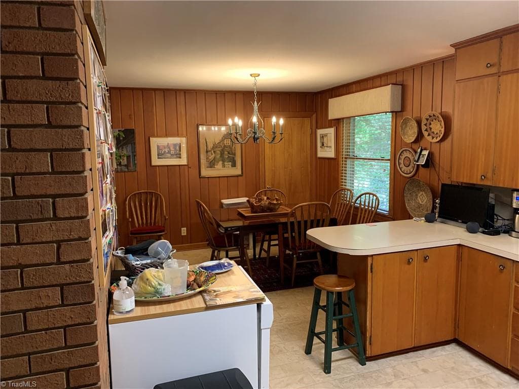 Stick/Site Built at 2315 Frederick Drive, Winston-Salem NC 27103, Winston-Salem, photo 3 of 12