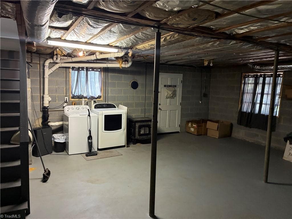 Stick/Site Built at 111 Bell Drive, Thomasville NC 27360, photo 22 of 27