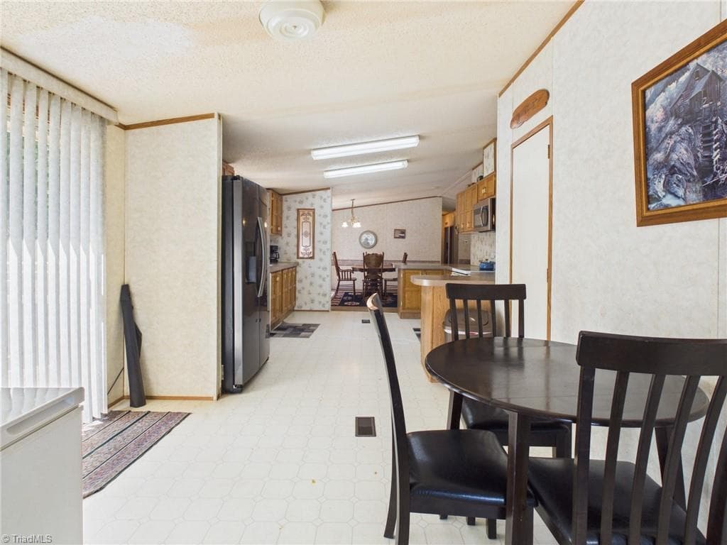 Manufactured Home at 51 Fred Jolly Lane, Taylorsville NC 28681, Taylorsville, photo 12 of 50