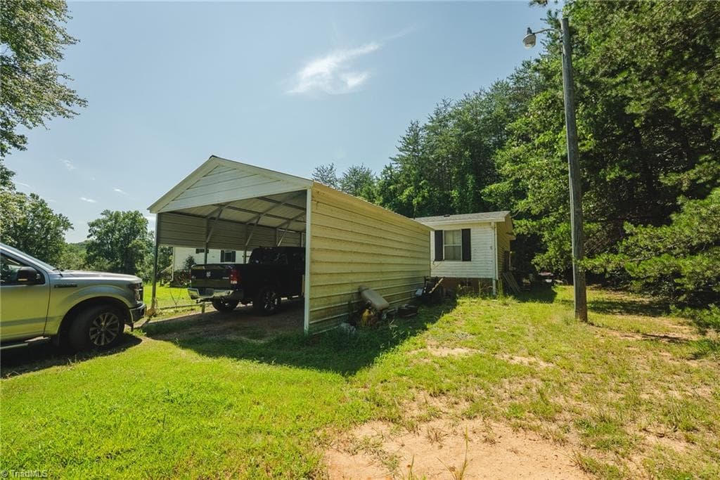 Manufactured Home at 51 Fred Jolly Lane, Taylorsville NC 28681, Taylorsville, photo 41 of 50