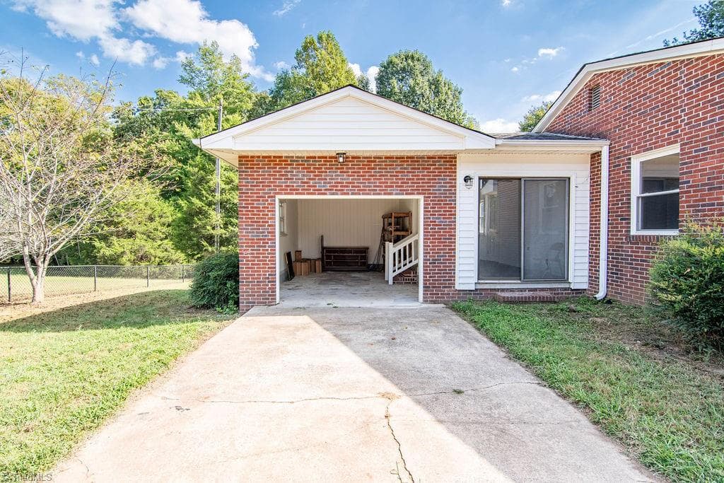 Stick/Site Built at 1428 US Highway 311 N, Walnut Cove NC 27052, Walnut Cove, photo 5 of 32