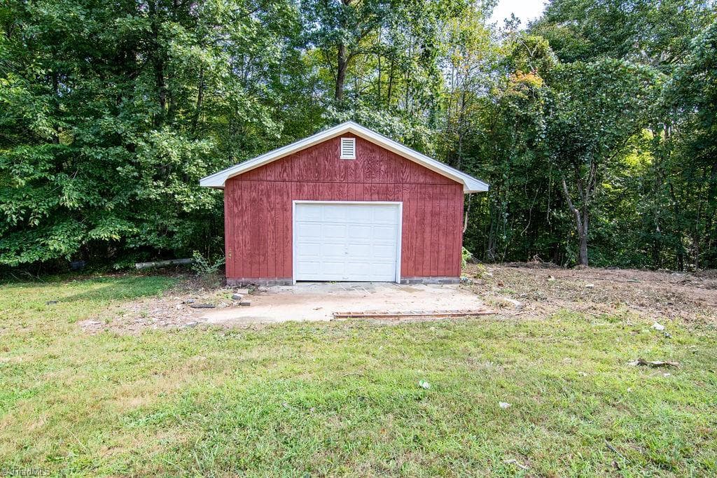 Stick/Site Built at 1428 US Highway 311 N, Walnut Cove NC 27052, Walnut Cove, photo 4 of 32