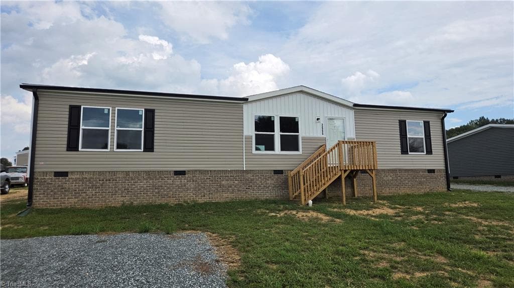 Manufactured Home at 2666 W Simpson Road, Burlington NC 27217, Burlington, photo 2 of 27