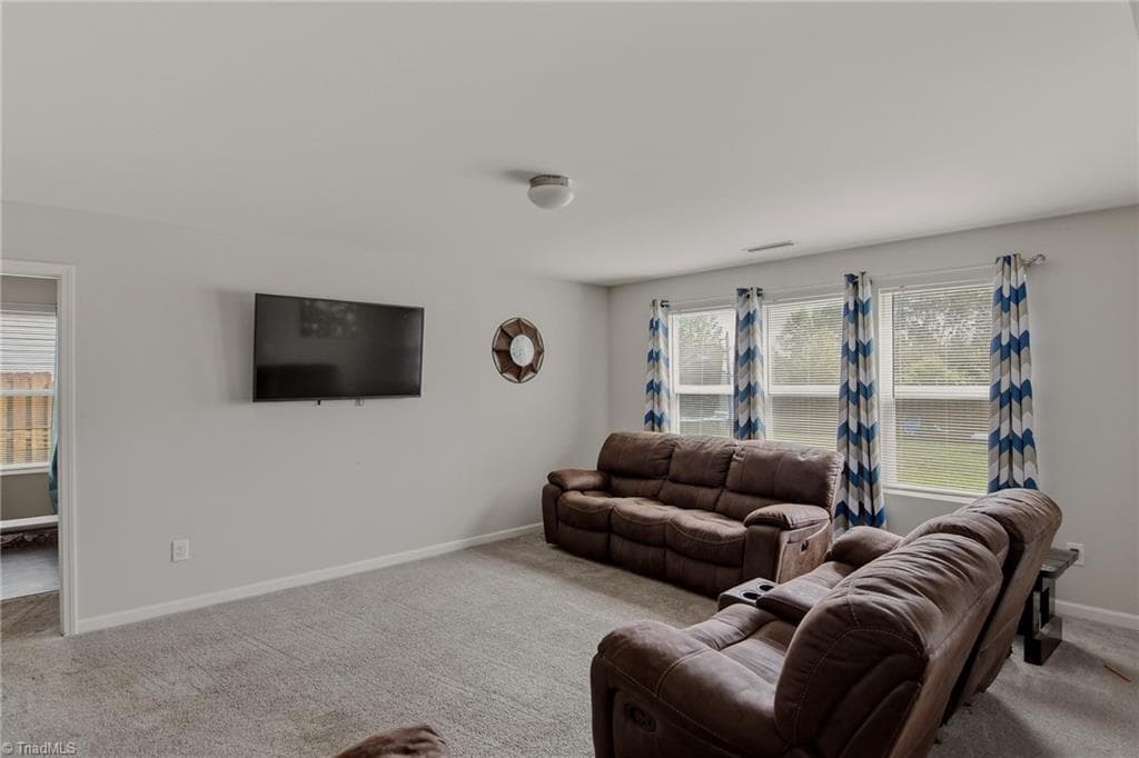 Stick/Site Built at 5010 Shorthorn Way, Greensboro NC 27405, photo 5 of 34