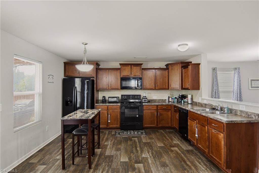 Stick/Site Built at 5010 Shorthorn Way, Greensboro NC 27405, photo 10 of 34