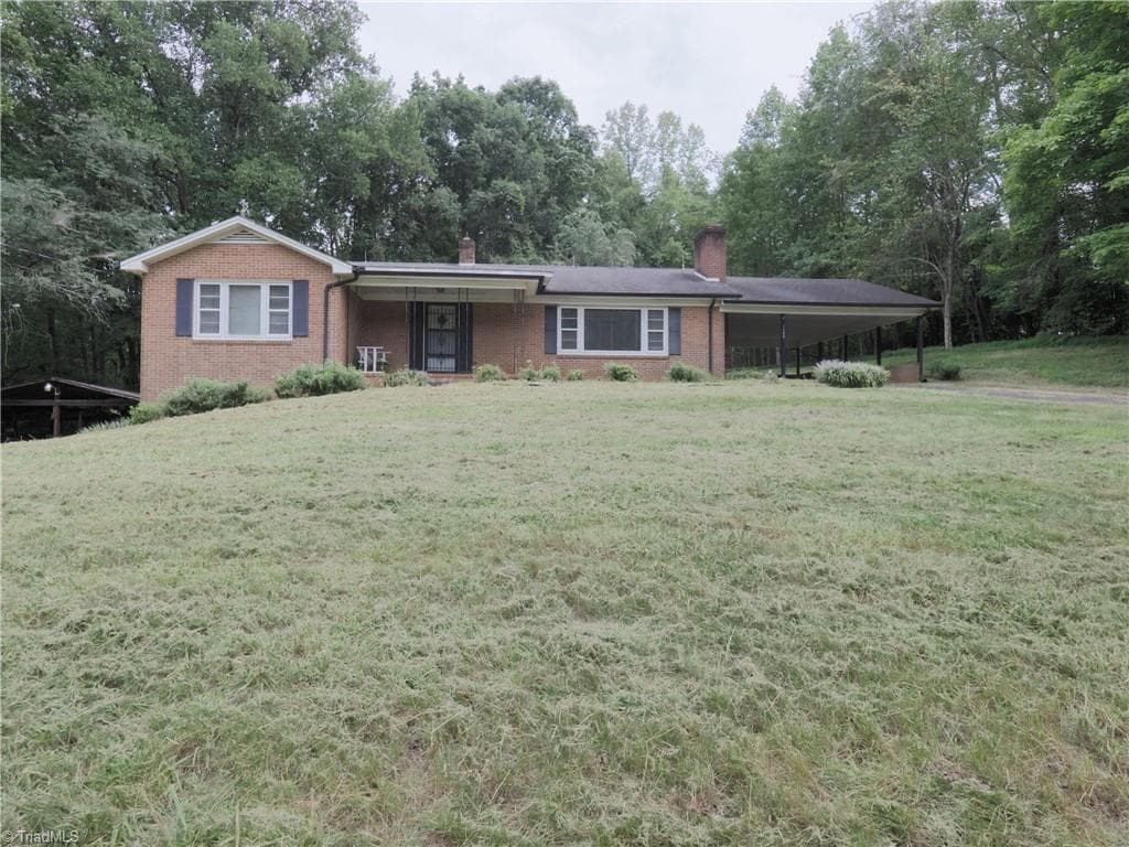 Stick/Site Built at 1955 Siloam Road, Mount Airy NC 27030, Mount Airy, photo 7 of 54