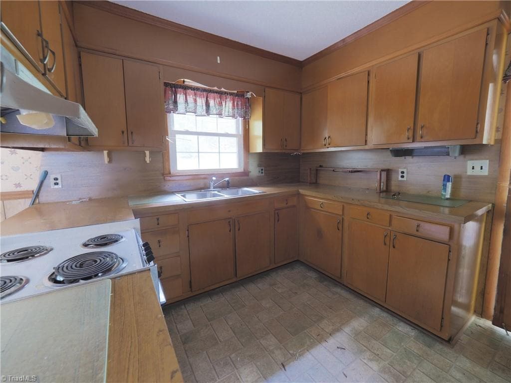 Stick/Site Built at 1955 Siloam Road, Mount Airy NC 27030, Mount Airy, photo 15 of 54
