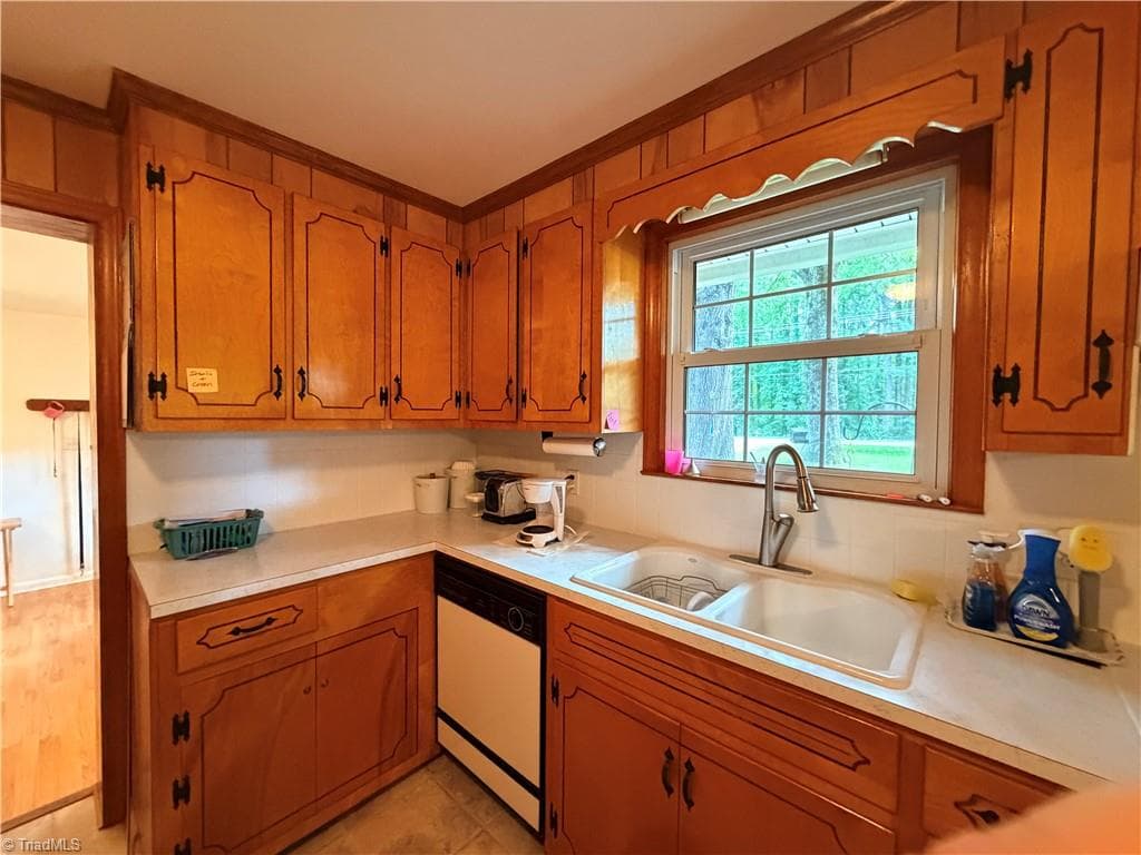 Stick/Site Built at 4608 High Point Road, Kernersville NC 27284, Kernersville, photo 11 of 66