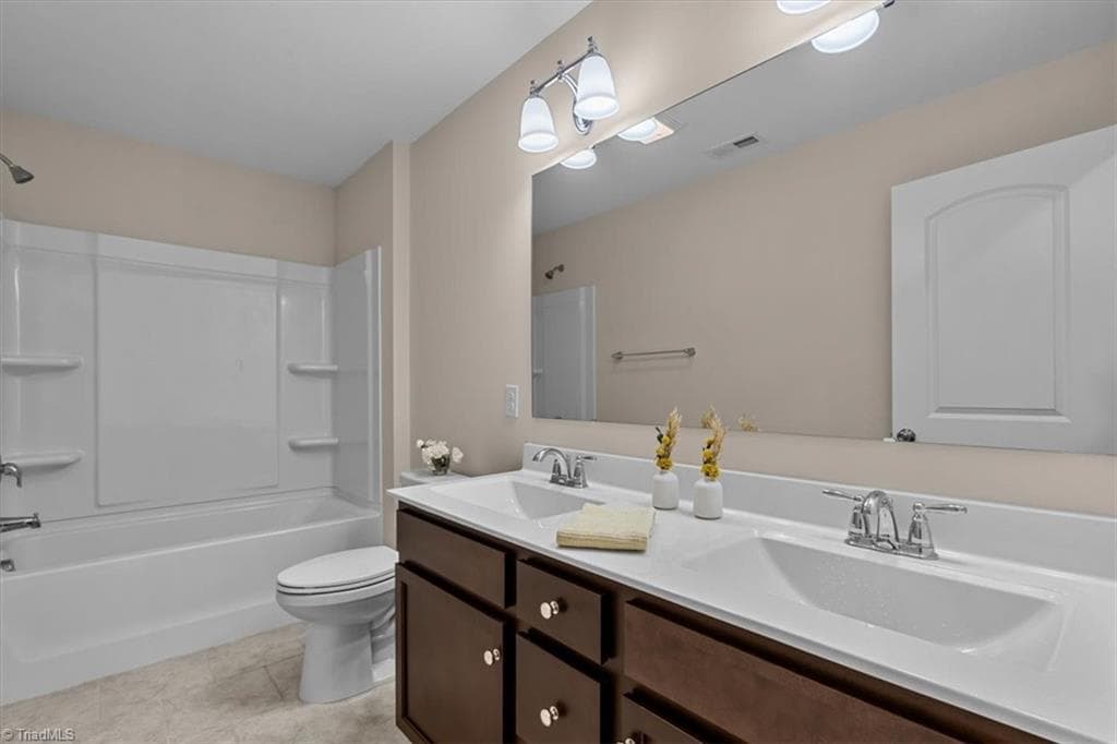 Stick/Site Built at 2530 William Joseph Lane, High Point NC 27265, photo 20 of 26