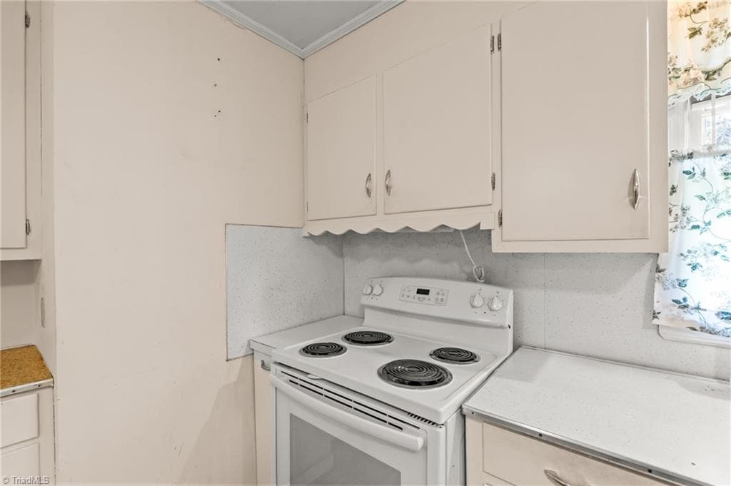 Stick/Site Built at 2294 N Old Greensboro Road, High Point NC 27265, photo 7 of 44