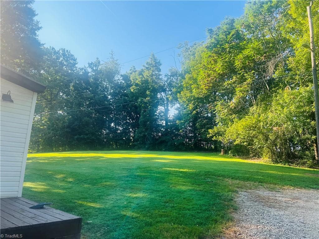 Manufactured Home at 134 Stout Lane, Pilot Mountain NC 27041, photo 2 of 19