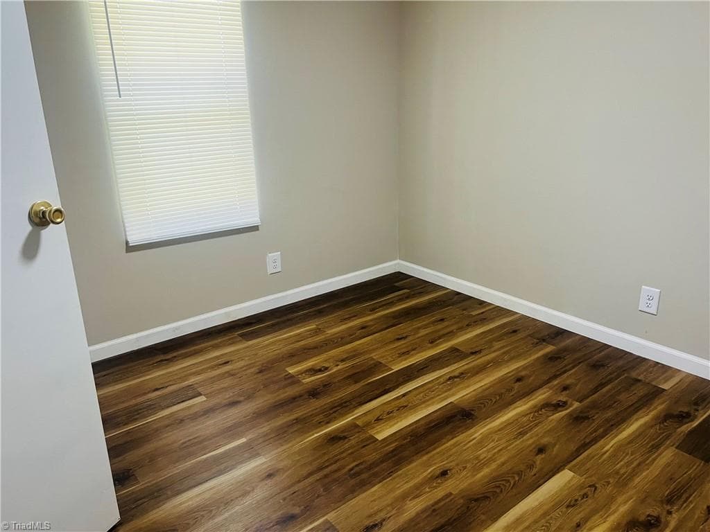 Manufactured Home at 134 Stout Lane, Pilot Mountain NC 27041, photo 16 of 19