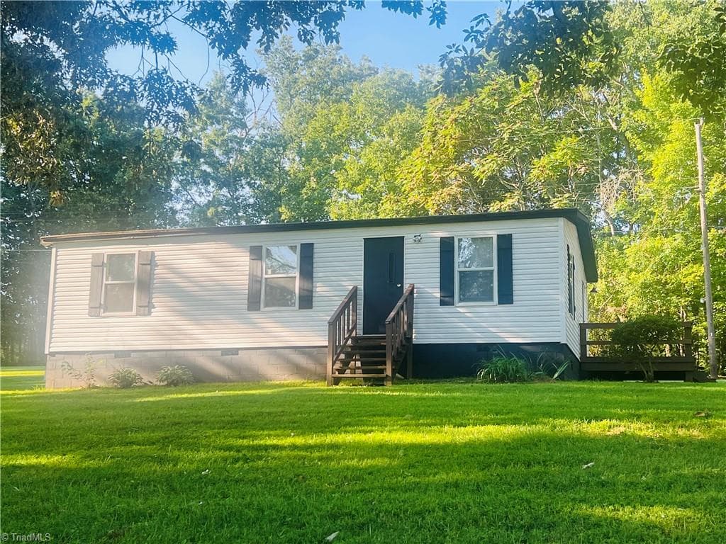 134 Stout Lane, Pilot Mountain NC 27041