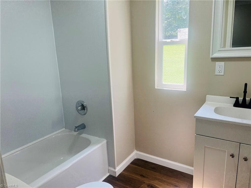 Manufactured Home at 134 Stout Lane, Pilot Mountain NC 27041, photo 11 of 19
