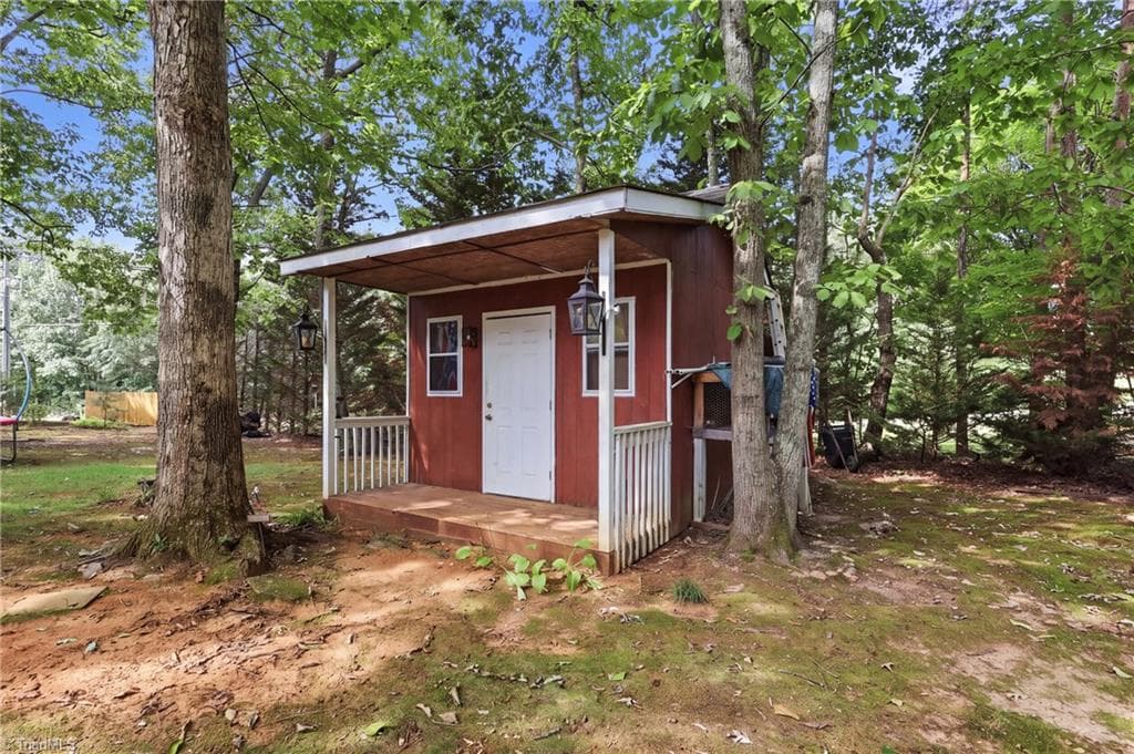 Stick/Site Built at 8984 Stamford Club Court, King NC 27045, photo 15 of 48