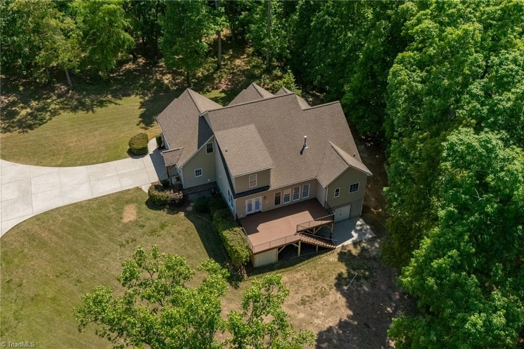 Stick/Site Built at 3321 Lower Lake Road, Thomasville NC 27360, photo 2 of 50