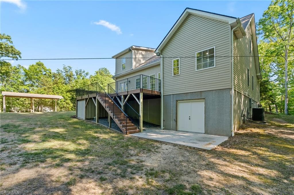 Stick/Site Built at 3321 Lower Lake Road, Thomasville NC 27360, photo 3 of 50