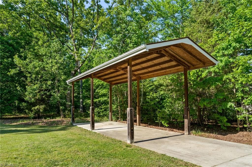 Stick/Site Built at 3321 Lower Lake Road, Thomasville NC 27360, photo 49 of 50