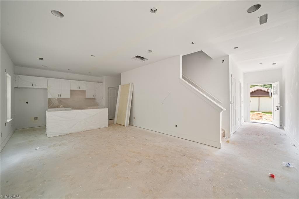 Stick/Site Built at 4375 Allen Drive, Winston-Salem NC 27101, Winston-Salem, photo 5 of 17