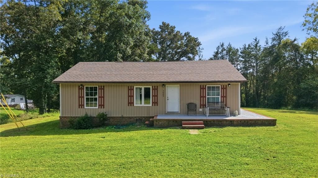 Manufactured Home at 5085 Fairview Church Road, Trinity NC 27370, Trinity, photo 2 of 38