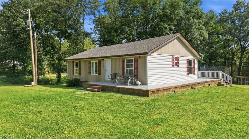 Manufactured Home at 5085 Fairview Church Road, Trinity NC 27370, Trinity, photo 3 of 38