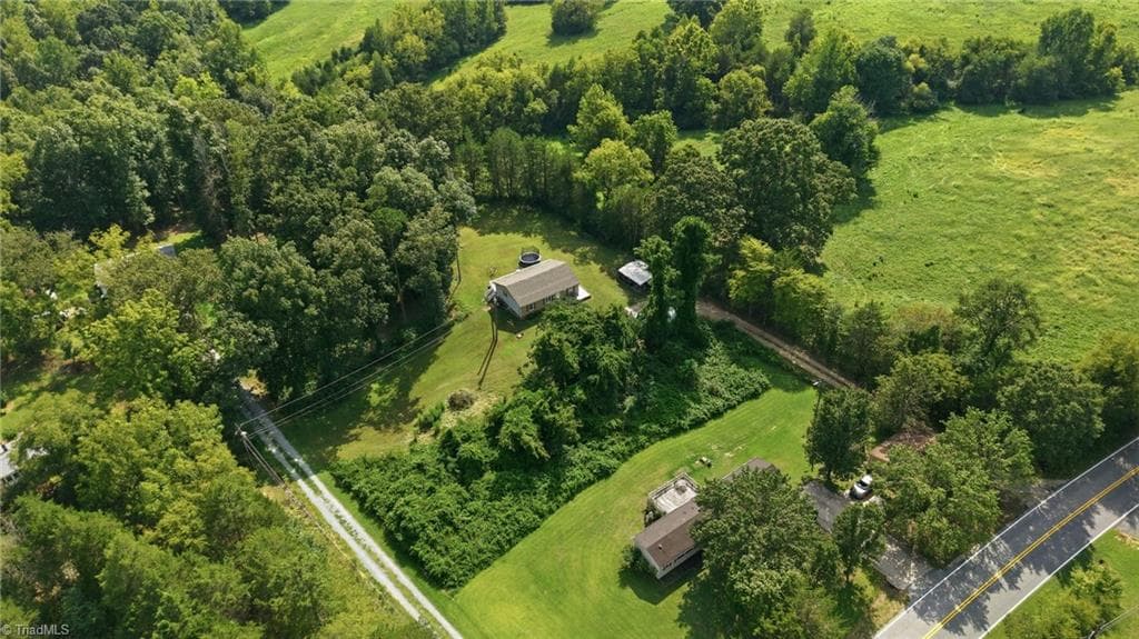 Manufactured Home at 5085 Fairview Church Road, Trinity NC 27370, Trinity, photo 10 of 38