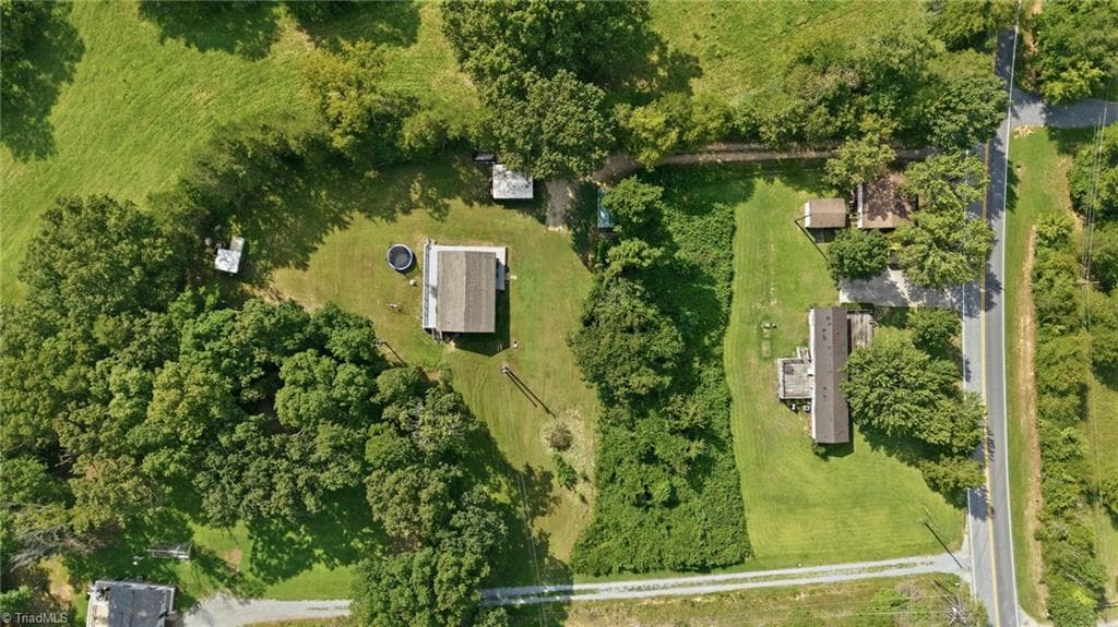 Manufactured Home at 5085 Fairview Church Road, Trinity NC 27370, Trinity, photo 11 of 38