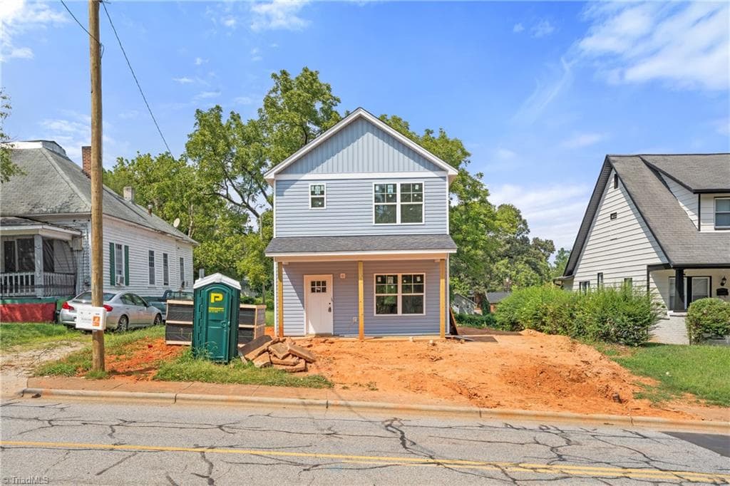 Stick/Site Built at 2033 E 14Th Street, Winston-Salem NC 27105, Winston-Salem, photo 2 of 20