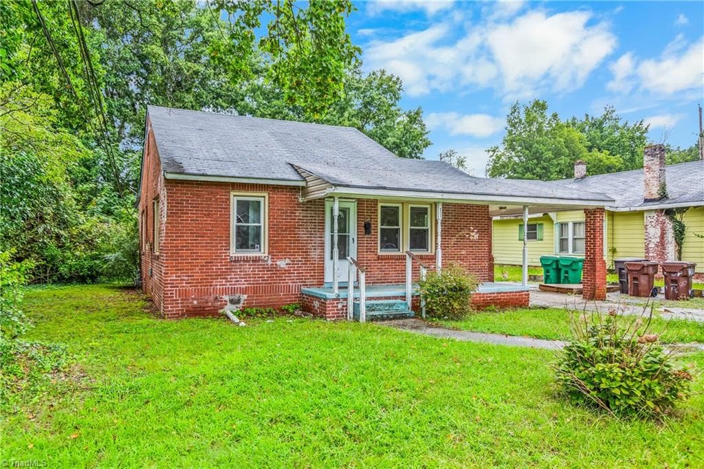Stick/Site Built at 921 Gordon Street, High Point NC 27260, High Point, photo 3 of 52