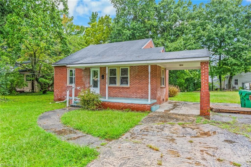 Stick/Site Built at 921 Gordon Street, High Point NC 27260, High Point, photo 5 of 52