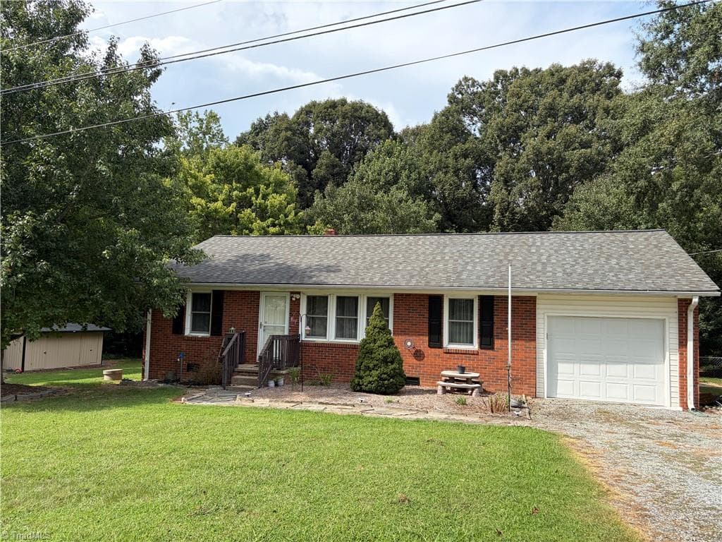 226 Hill Drive, Lexington NC 27295